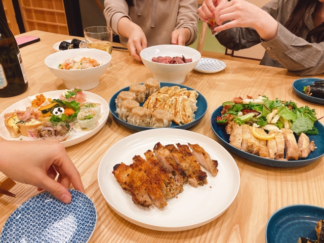 家族で囲む食事