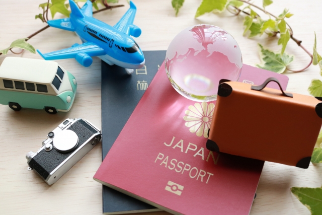 パスポートと旅の道具